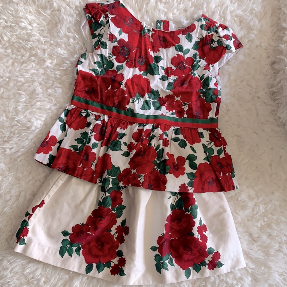 Janie and Jack set Top is size 4T and skirt is 2T